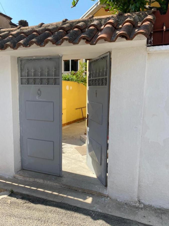 Tirana Traditional Home エクステリア 写真