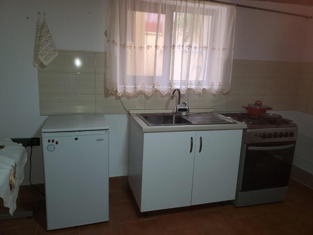 Tirana Traditional Home エクステリア 写真